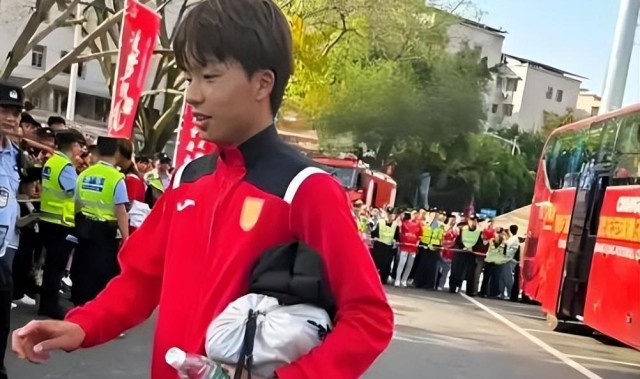 MK体育app下载-德转官宣！重庆铜梁龙防守核心已离队转会欧洲，曾立下赫赫战功